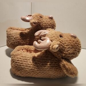 3 for $20 🔖 *BRAND NEW* Cozy Moose Slippers